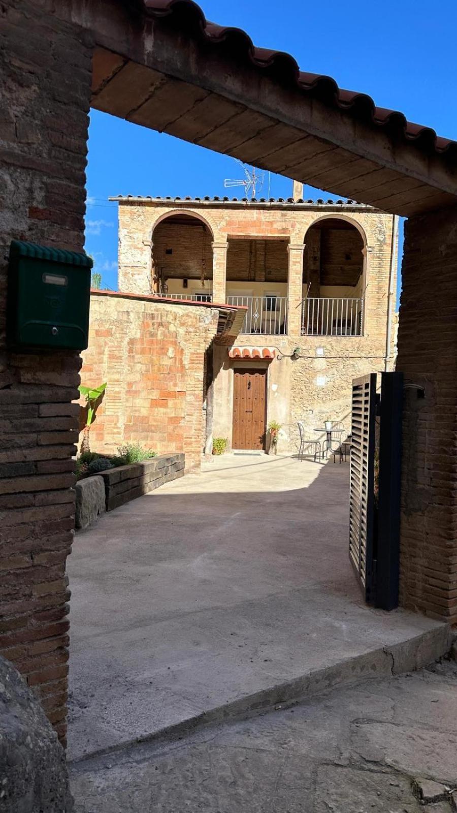 Habitacion Roca Foradada En Casa Cami De Les Aiguees Monistrol De Montserrat Exterior foto